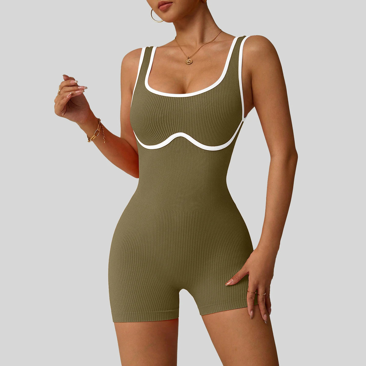 DPSTGYM-Women's Low V-Neck Yoga Jumpsuit, One-Piece Sports Shorts Set, Open-Back Gym Tracksuit, Fitted Ribbed Workout Set.