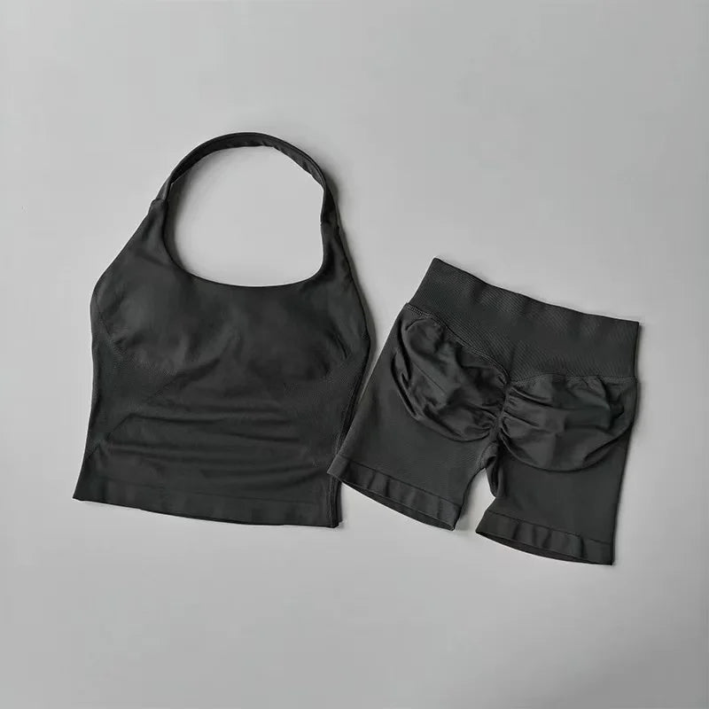 Women‘s Seamless Yoga Set 2 Piece Halter Backless Sports Bra High Waist Scrunch Butt Shorts Workout Gym Clothes Activewear