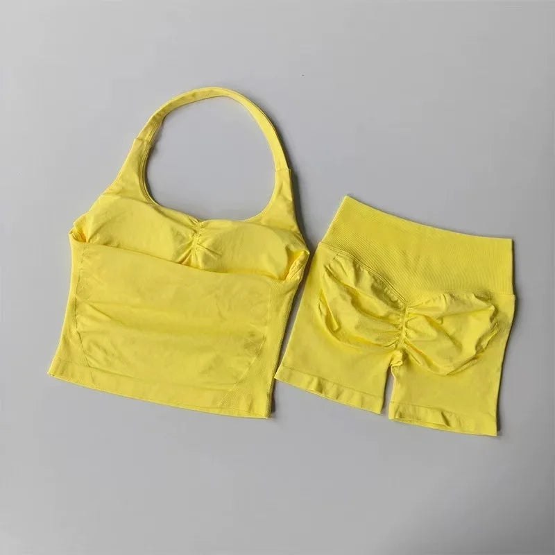 Women‘s Seamless Yoga Set 2 Piece Halter Backless Sports Bra High Waist Scrunch Butt Shorts Workout Gym Clothes Activewear