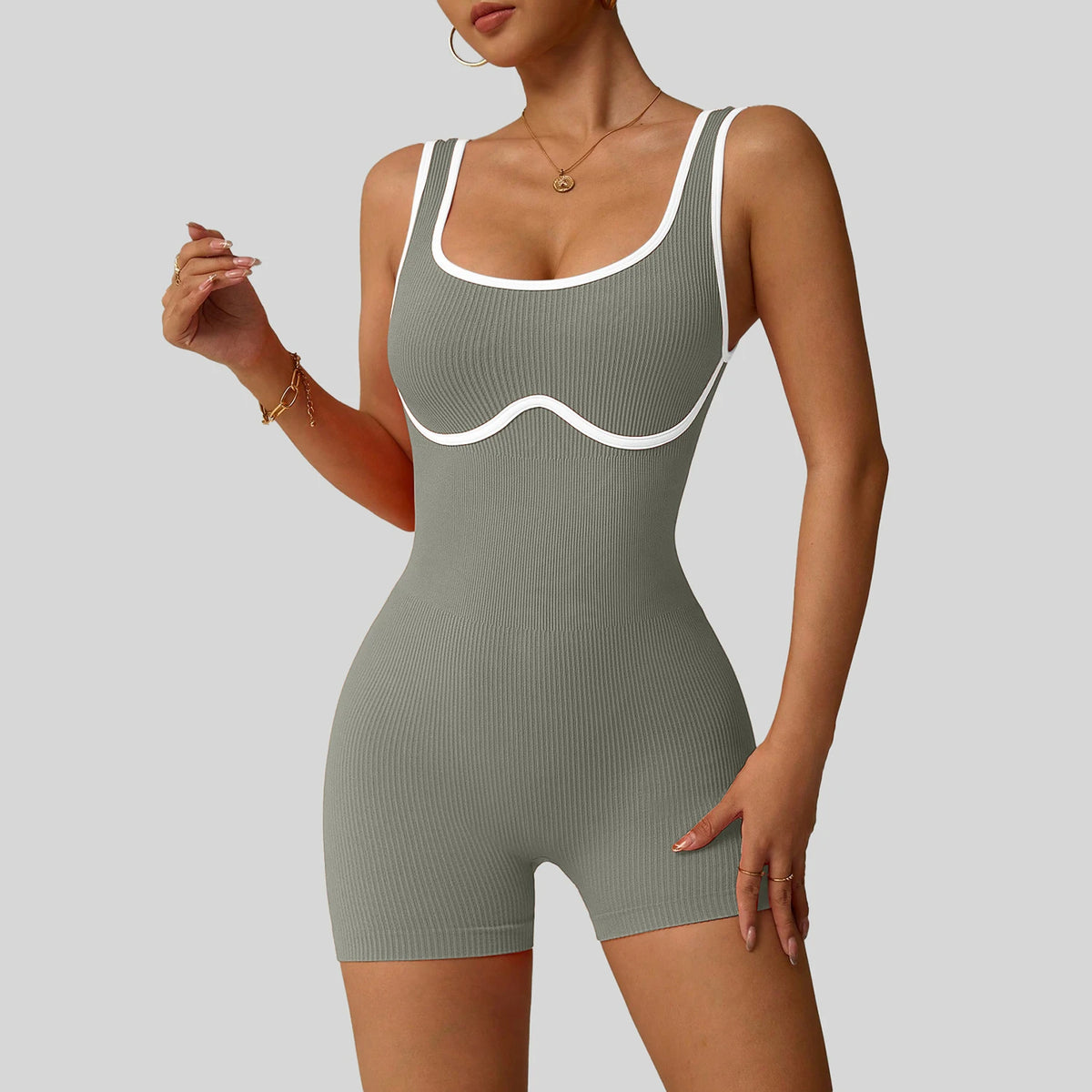 DPSTGYM-Women's Low V-Neck Yoga Jumpsuit, One-Piece Sports Shorts Set, Open-Back Gym Tracksuit, Fitted Ribbed Workout Set.