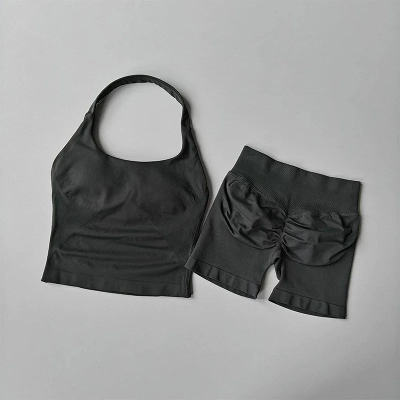 Women‘s Seamless Yoga Set 2 Piece Halter Backless Sports Bra High Waist Scrunch Butt Shorts Workout Gym Clothes Activewear